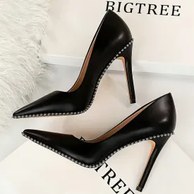 BIGTREE Classic Rivet Faux Leather Pointed Toe Shoes