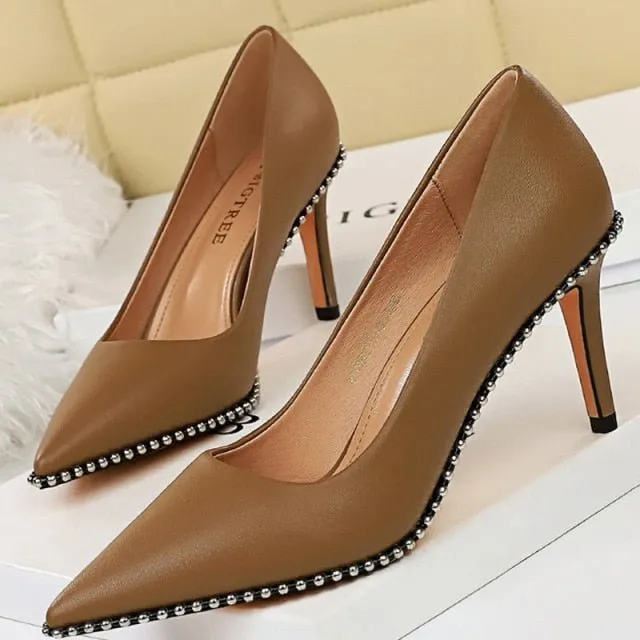 BIGTREE Classic Rivet Faux Leather Pointed Toe Shoes