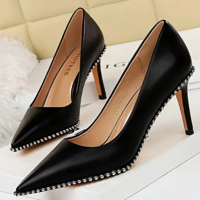 BIGTREE Classic Rivet Faux Leather Pointed Toe Shoes