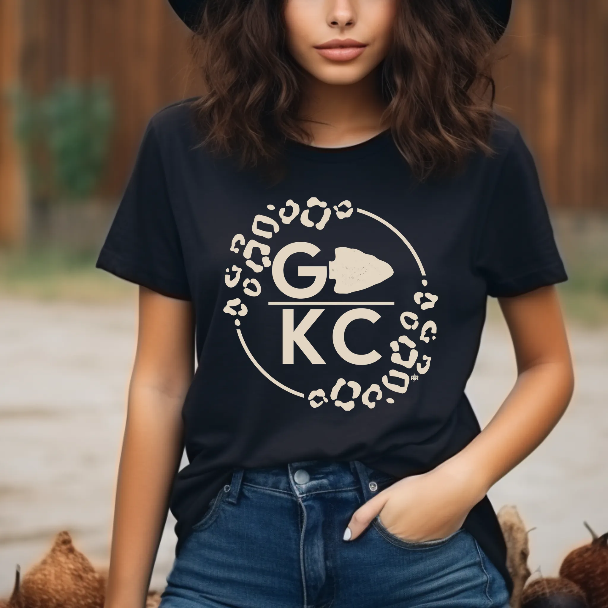 GO KC Leopard Circle Black Tee