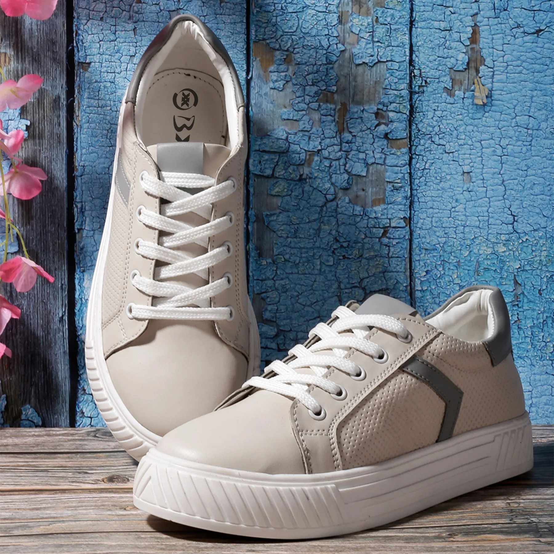 New Trendiest And Stylish Women's Casual Sneaker Shoes