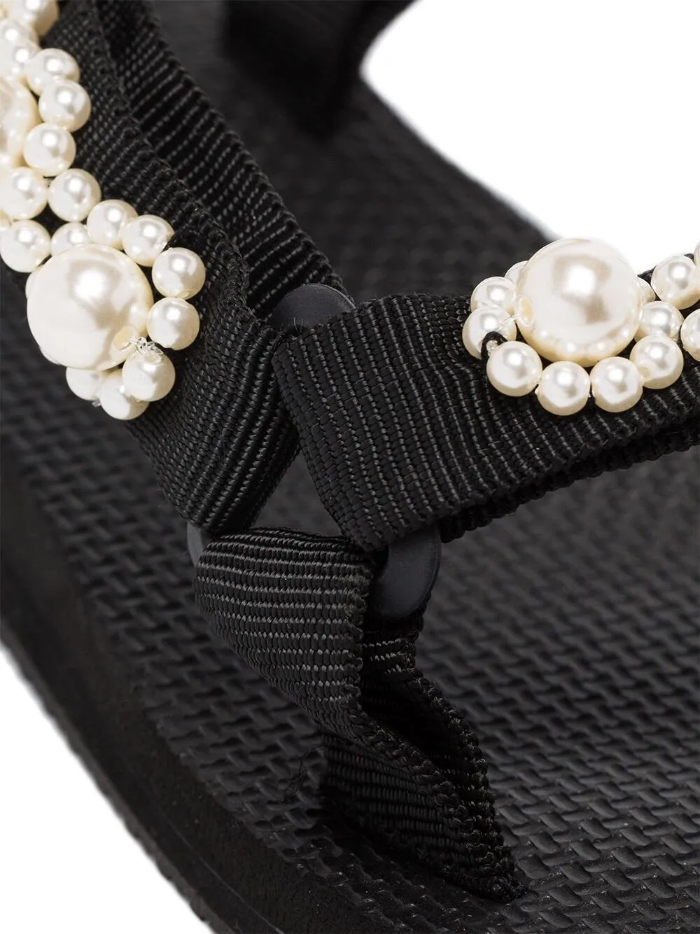 TREKKY SANDAL -  PEARLS