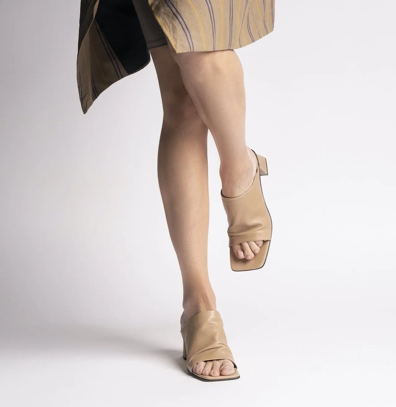 Virgi Taupe Leather Sandals